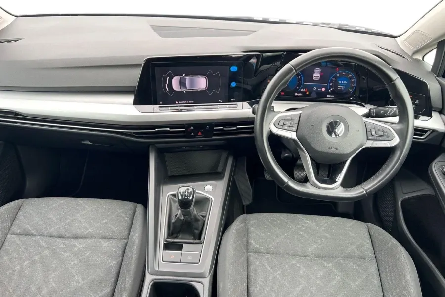 2021 Volkswagen Golf 1.5 TSI Life in Blue — photo 4