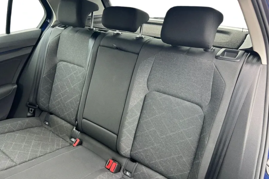 2021 Volkswagen Golf 1.5 TSI Life in Blue — photo 5